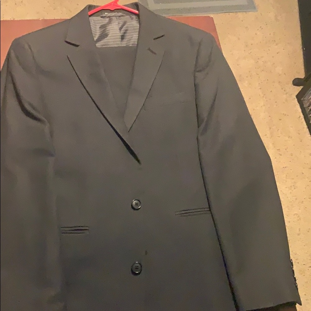 Textured Charcoal suit from BH Polo club 40R/34W